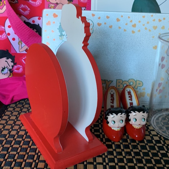 Vintage Betty Boop Kitchen Collectibles with Tote - Picture 10 of 11